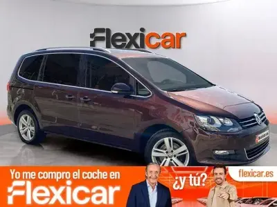 Usado VW Sharan Advance 184 CV (135 kW) 2017 Rojo Monovolumen