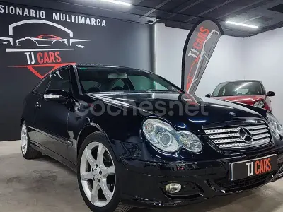 Usado Mercedes C180 Sport Edition 143 CV (105 kW) 2006 Azul Berlina