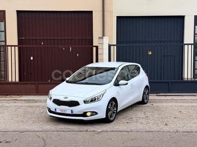 Blanco Usado 2015 Kia Ceed GT Berlina | 7990 € (Buen precio)