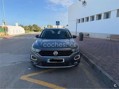 Usado VW T-Roc Advance 115 CV (84 kW) 2018 Gris / plata SUV