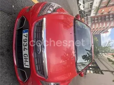 Usado Ford Focus 115 CV (84 kW) 2008 Rojo Berlina
