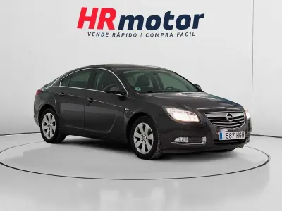 Usado Opel Insignia Edition 131 CV (96 kW) 2011 Gris Berlina