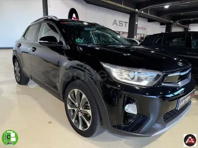 Usado Kia Stonic 100 HP (73 kW) 2019 Preto SUV