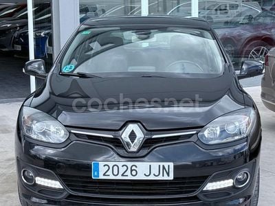 Usado Renault Mégane IV Bose Edition 110 CV (80 kW) 2016 Negro Berlina