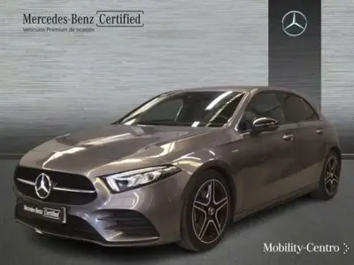Usado Mercedes A180 109 CV (80 kW) 2021 Gris Utilitario