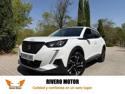 Usado Peugeot 2008 Allure 110 CV (80 kW) 2022 Blanco SUV