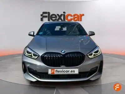 Begagnad BMW 118 136 HK (100 kW) 2023 Grå Halvkombi
