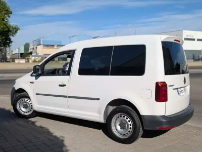 Usado VW Caddy 110 CV (80 kW) 2020 Blanco Monovolumen