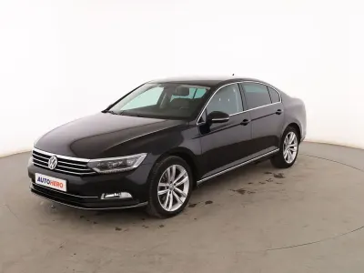 Usado VW Passat Sport 190 CV (139 kW) 2016 Negro Berlina