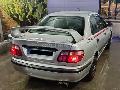 Usado Nissan Almera Comfort 90 CV (66 kW) 2002 Gris / plata Berlina