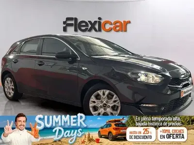 Usado Kia Ceed 136 CV (100 kW) 2023 Gris Utilitario