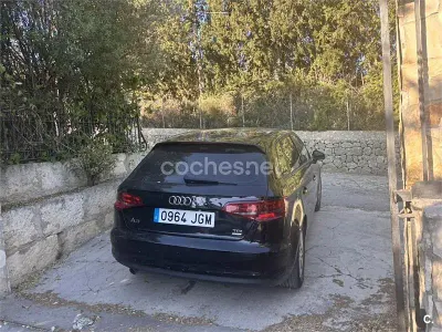 Usado Audi A3 Attraction 110 CV (80 kW) 2015 Negro Berlina