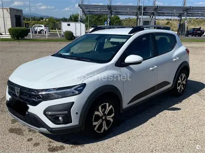 Usado Dacia Sandero Comfort 91 CV (66 kW) 2022 Blanco Berlina