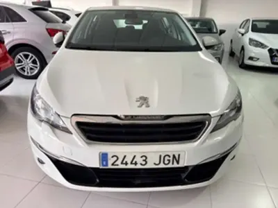 Usado Peugeot 308 Active 125 CV (91 kW) 2015 Blanco Utilitario