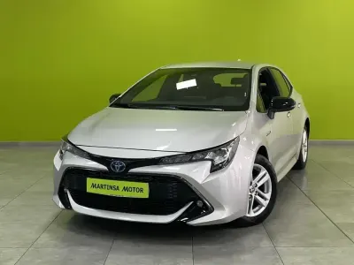 Usado Toyota Corolla Active 122 CV (89 kW) 2022 Gris Berlina