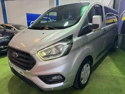 Usado Ford Transit Custom Nugget 130 CV (95 kW) 2021 Gris / plata Van