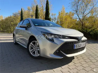 Usado Toyota Corolla Active 122 CV (89 kW) 2022 Gris / plata Familiar