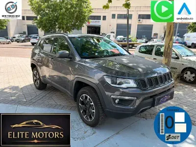 Usado Jeep Compass Limited 190 CV (139 kW) 2021 Gris / plata SUV