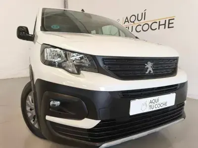 Usado Peugeot Rifter Active 99 CV (72 kW) 2022 Blanco Monovolumen