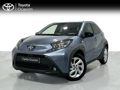 Usado Toyota Aygo X Play 72 CV (52 kW) 2025 Gris / plata SUV