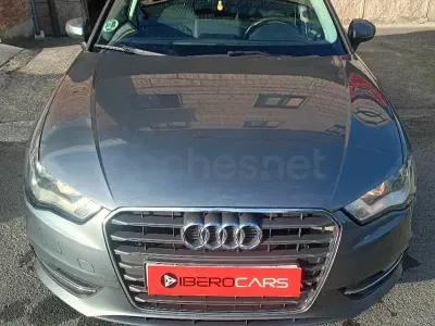 Usado Audi A3 Attraction 110 CV (80 kW) 2014 Gris / plata Berlina