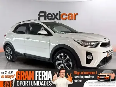 Usado Kia Stonic 100 HP (73 kW) 2018 Branco SUV