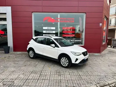 Usado Seat Arona Style 110 CV (80 kW) 2023 Blanco SUV