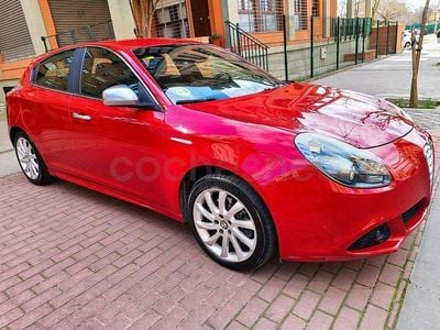 Usado Alfa Romeo Giulietta Progression 140 CV (102 kW) 2011 Rojo Utilitario