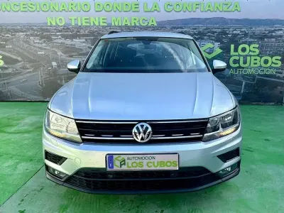 Usado VW Tiguan Edition 131 CV (96 kW) 2019 Gris SUV