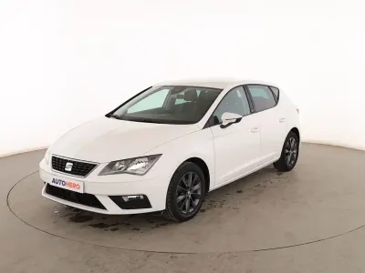 Usado Seat Leon Style 131 CV (96 kW) 2019 Blanco Berlina