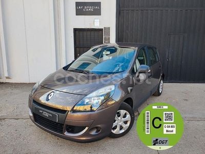 Marrón Usado 2010 Renault Scénic III Monovolumen | 7990 € (Un poco caro)