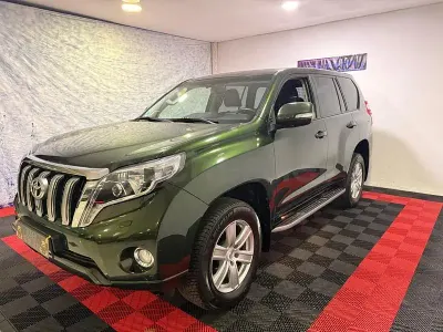 Begagnad Toyota Land Cruiser 190 HK (139 kW) 2015 Grön SUV
