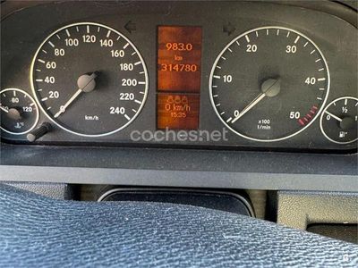 Usado Mercedes A160 Elegance 75 CV (55 kW) 2005 Blanco Monovolumen