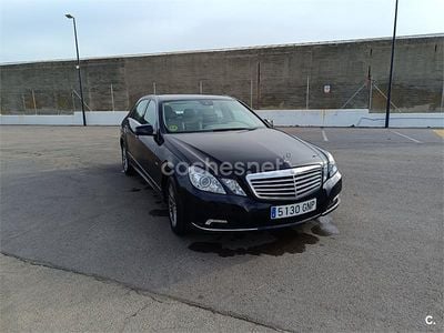 Usado Mercedes E220 Elegance 170 CV (125 kW) 2009 Azul Berlina