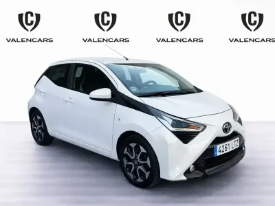 Usado Toyota Aygo X-play 72 CV (52 kW) 2021 Blanco Utilitario