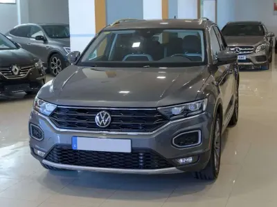 Usado VW T-Roc Advance 150 CV (110 kW) 2020 Gris / plata SUV