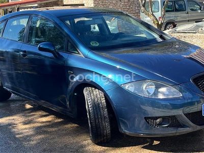 Usado Seat Leon Reference 140 CV (102 kW) 2005 Azul Utilitario