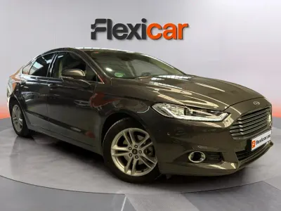 Usado Ford Mondeo Vignale 180 CV (132 kW) 2017 Gris Berlina