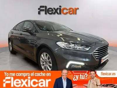 Usado Ford Mondeo Trend 188 CV (138 kW) 2021 Gris Berlina