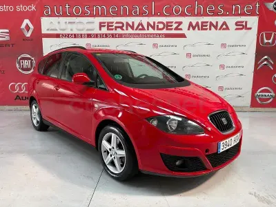 Usado Seat Altea XL Reference 125 CV (91 kW) 2011 Rojo Monovolumen