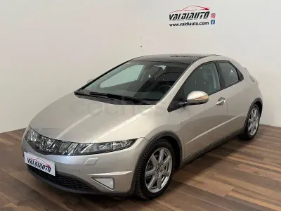 Usado Honda Civic Executive 140 CV (102 kW) 2008 Gris / plata Berlina