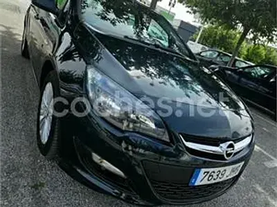 Usado Opel Astra Selective 110 CV (80 kW) 2015 Verde Berlina