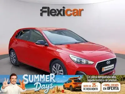 Usado Hyundai i30 110 CV (80 kW) 2018 Rojo Berlina