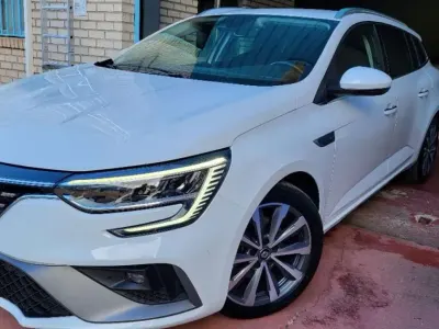 Usado Renault Mégane GrandTour R.S. 116 CV (85 kW) 2022 Blanco Familiar