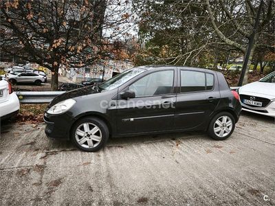 Begagnad Renault Clio II Authentique 85 HK (62 kW) 2007 Svart Sedan