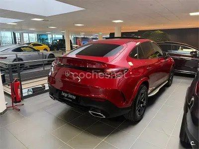 Usado Mercedes GLC300 269 CV (197 kW) 2025 Rojo SUV