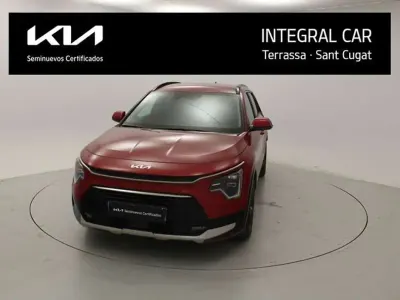 Usado Kia Niro 129 CV (94 kW) 2025 Rojo SUV