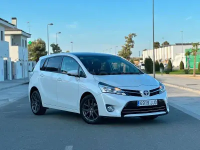 Usado Toyota Verso Advance 112 CV (82 kW) 2015 Blanco Monovolumen