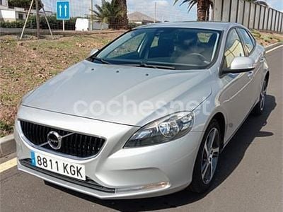 Usado Volvo V40 Kinetic 122 CV (89 kW) 2017 Gris / plata Berlina
