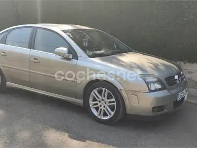Usado Opel Vectra GTS 210 CV (154 kW) 2003 Gris / plata Berlina